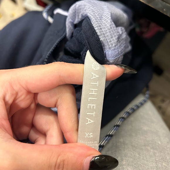 athleta pullover - Picture 2 of 2